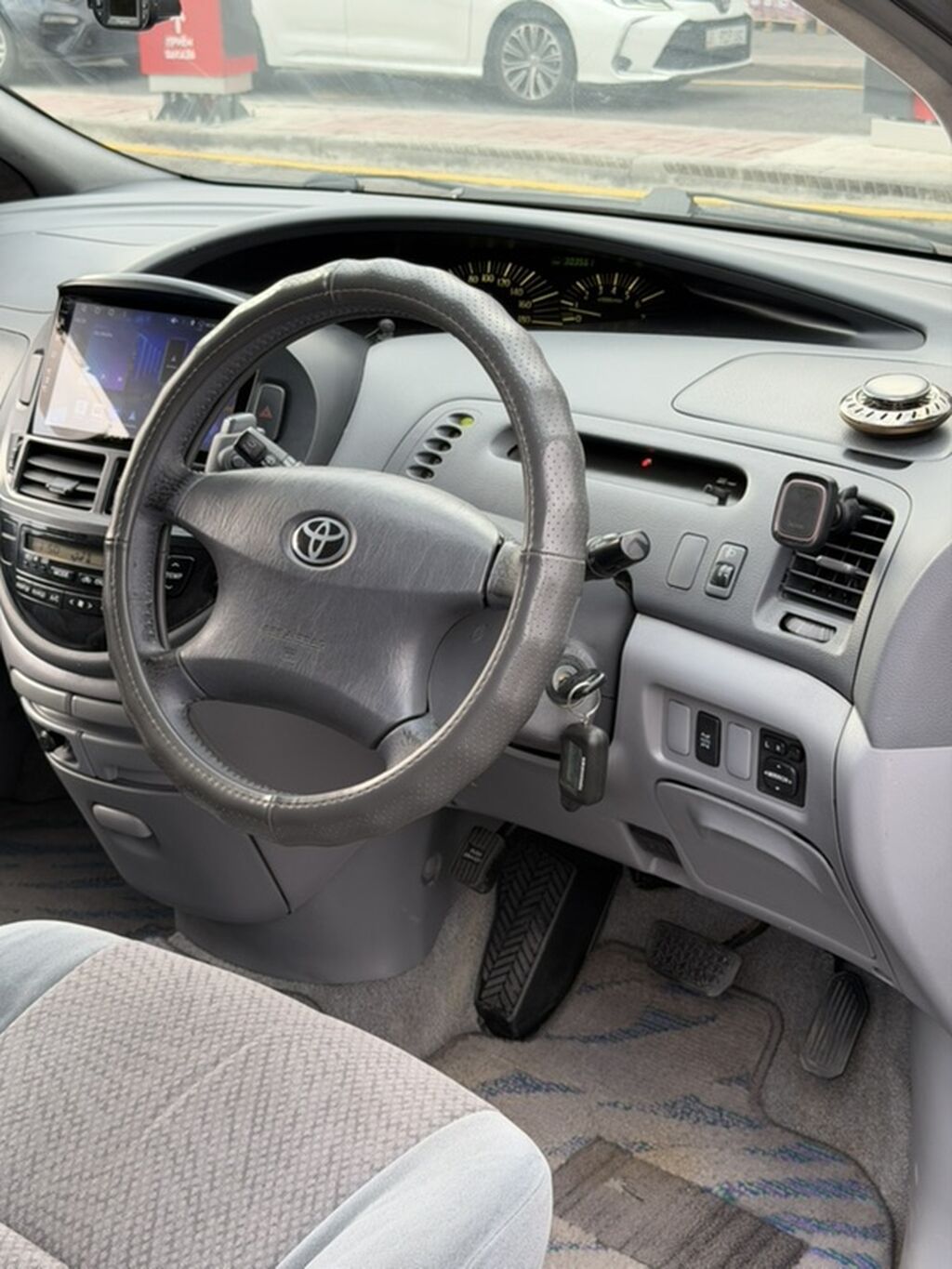 Toyota Estima: 2001 г., 3 л, Автомат, Бензин, Минивэн: фото 8
