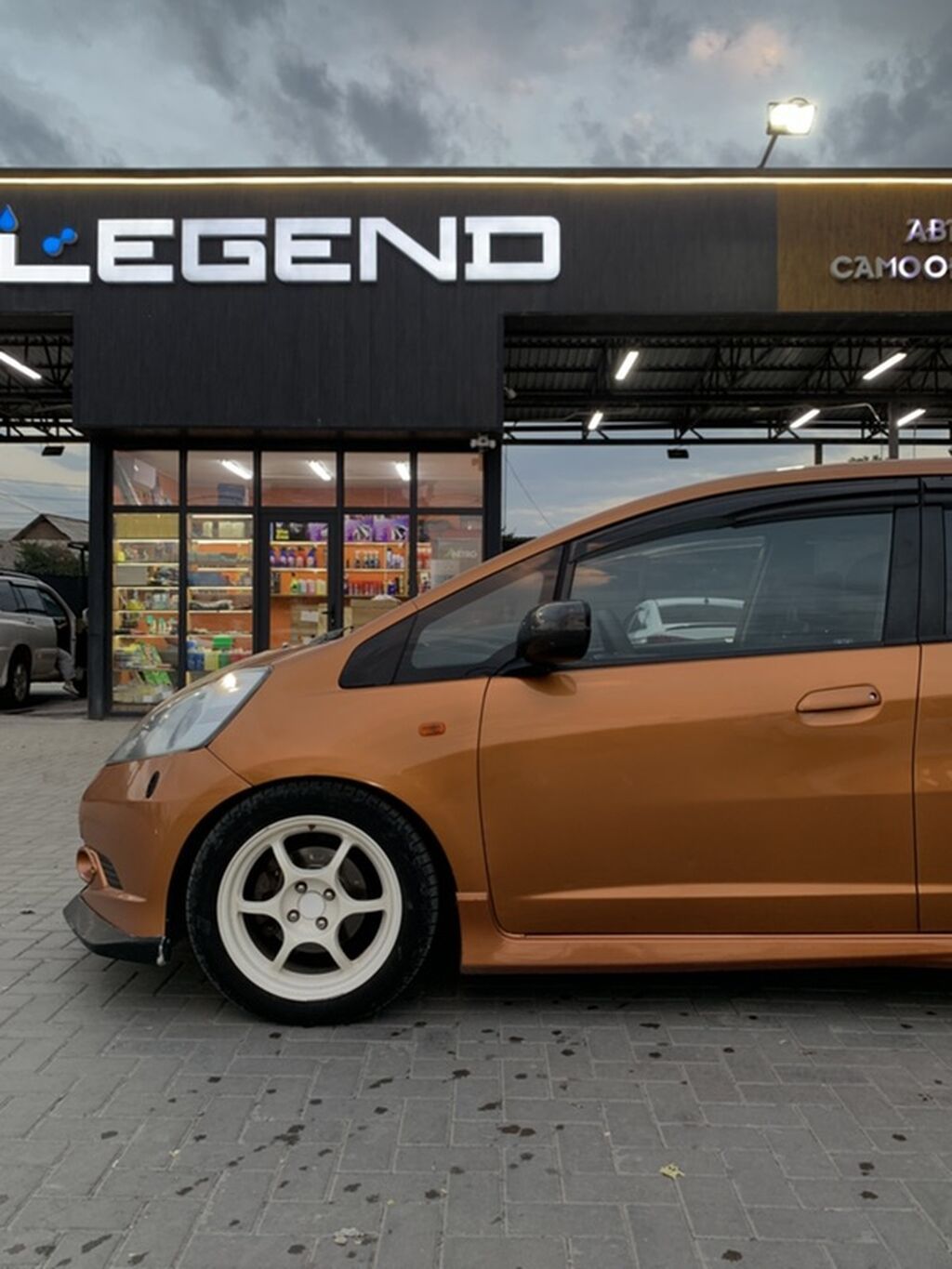 Honda Fit: 2009 г., 1.5 л, Автомат, Бензин, Хэтчбэк: фото 6