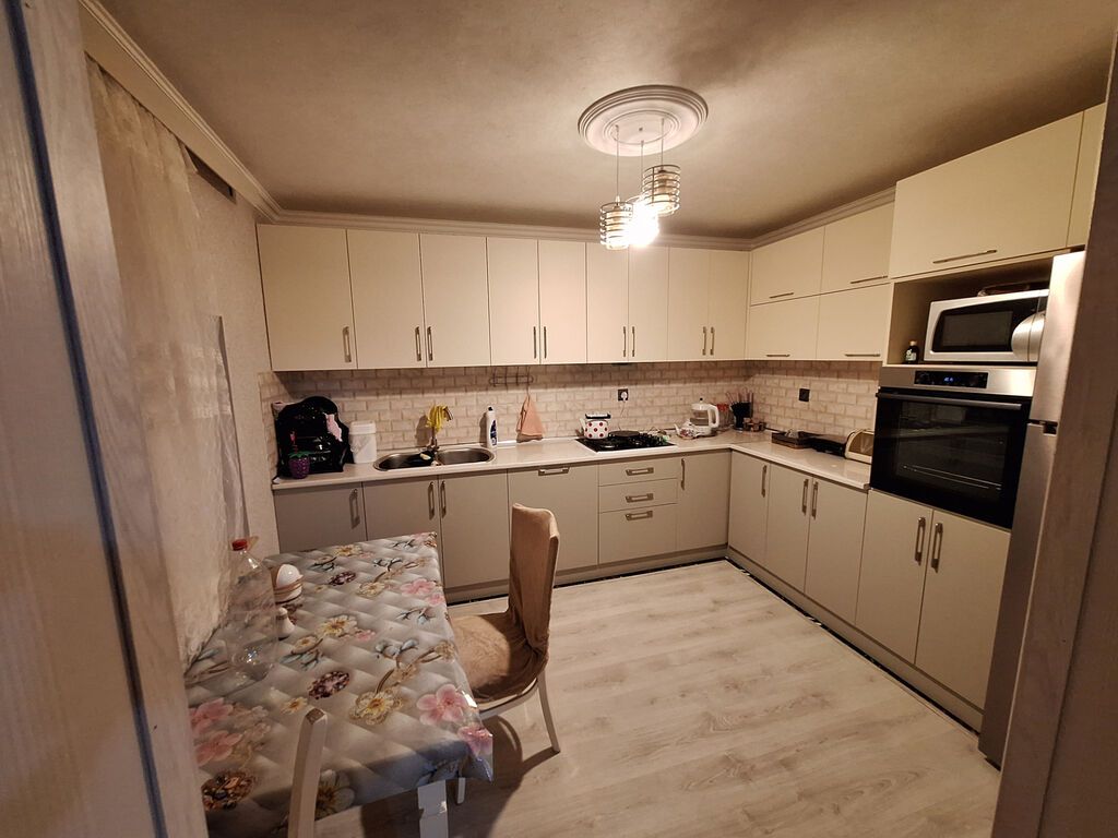 Bakı, 6 otaqlı, Köhnə tikili, 139 kv. m