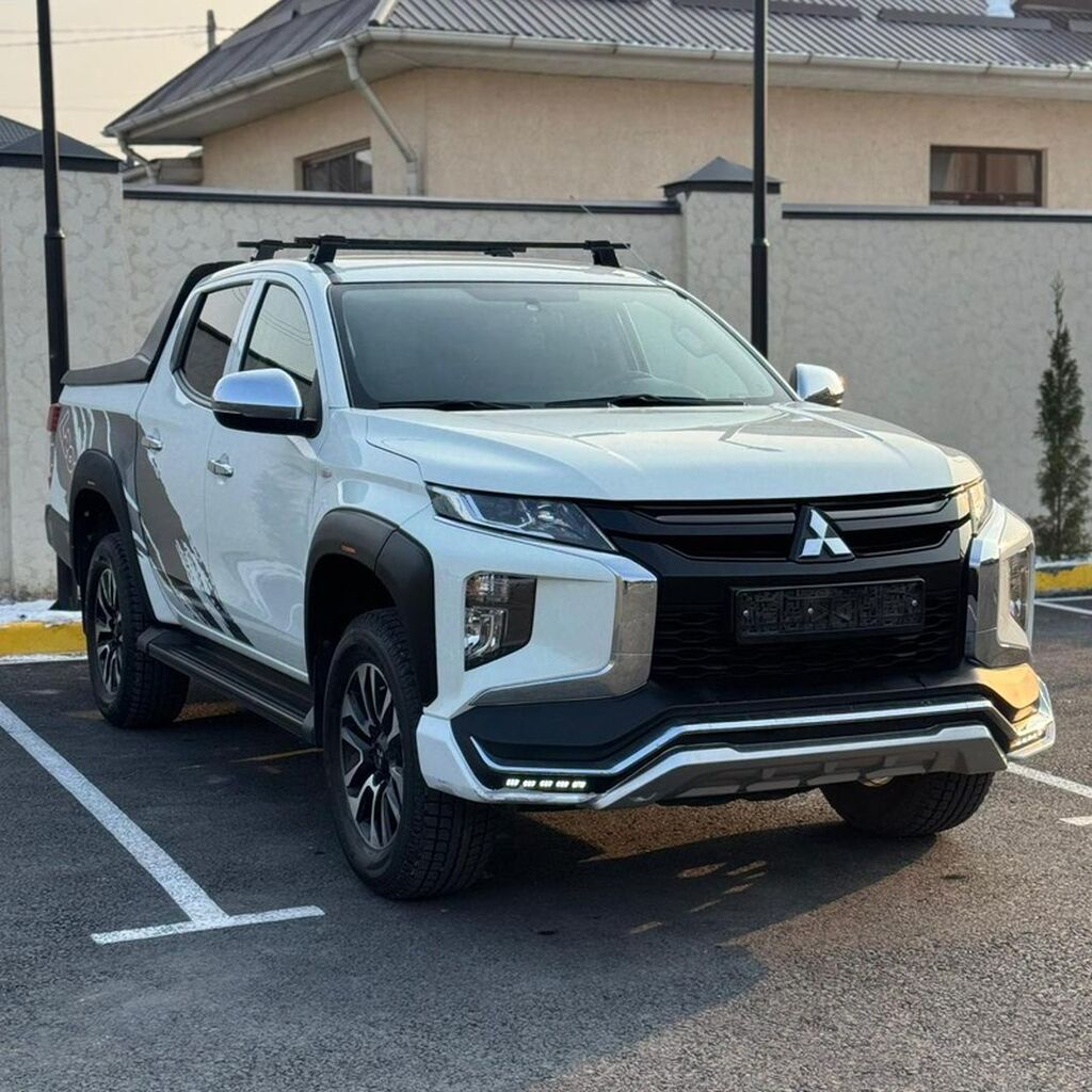 Mitsubishi L200: 2023 г., 2.4 л, Механика, Газ, Пикап: фото 3