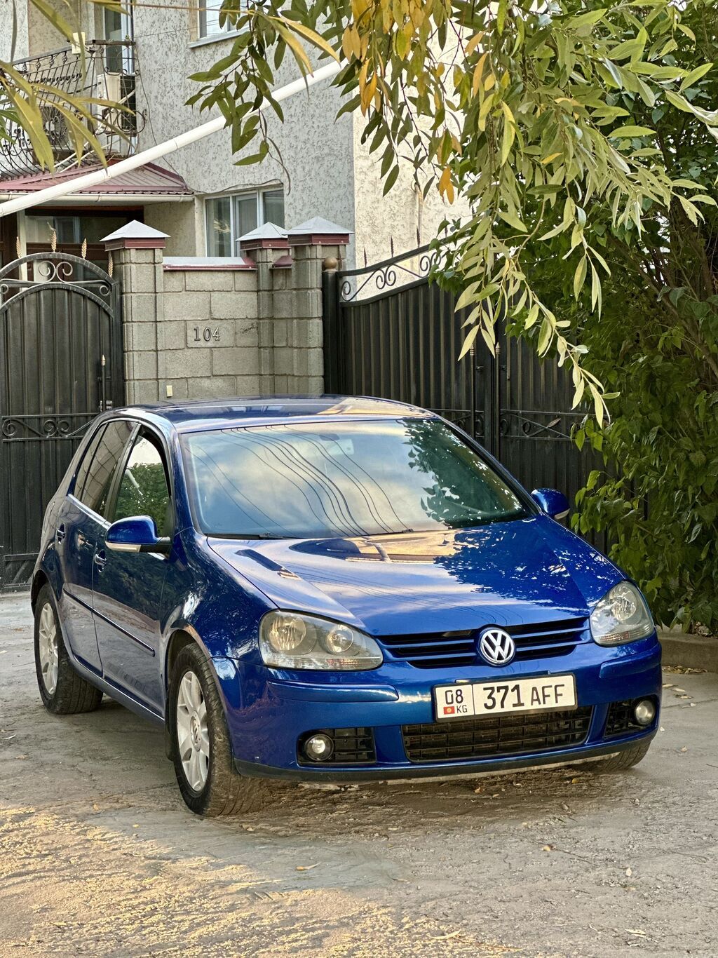 Volkswagen Golf: 2004 г., 2 л, Автомат, Бензин, Хэтчбэк: фото 2