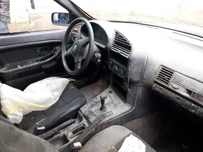 BMW: BMW 318 1991 - lalafo.az Bakı şəhərində BMW 318 1991