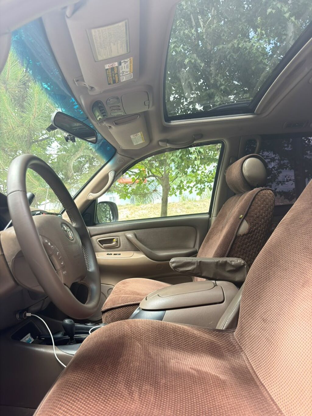 Toyota Sequoia: 2004 г., Автомат, Бензин, Внедорожник: фото 6