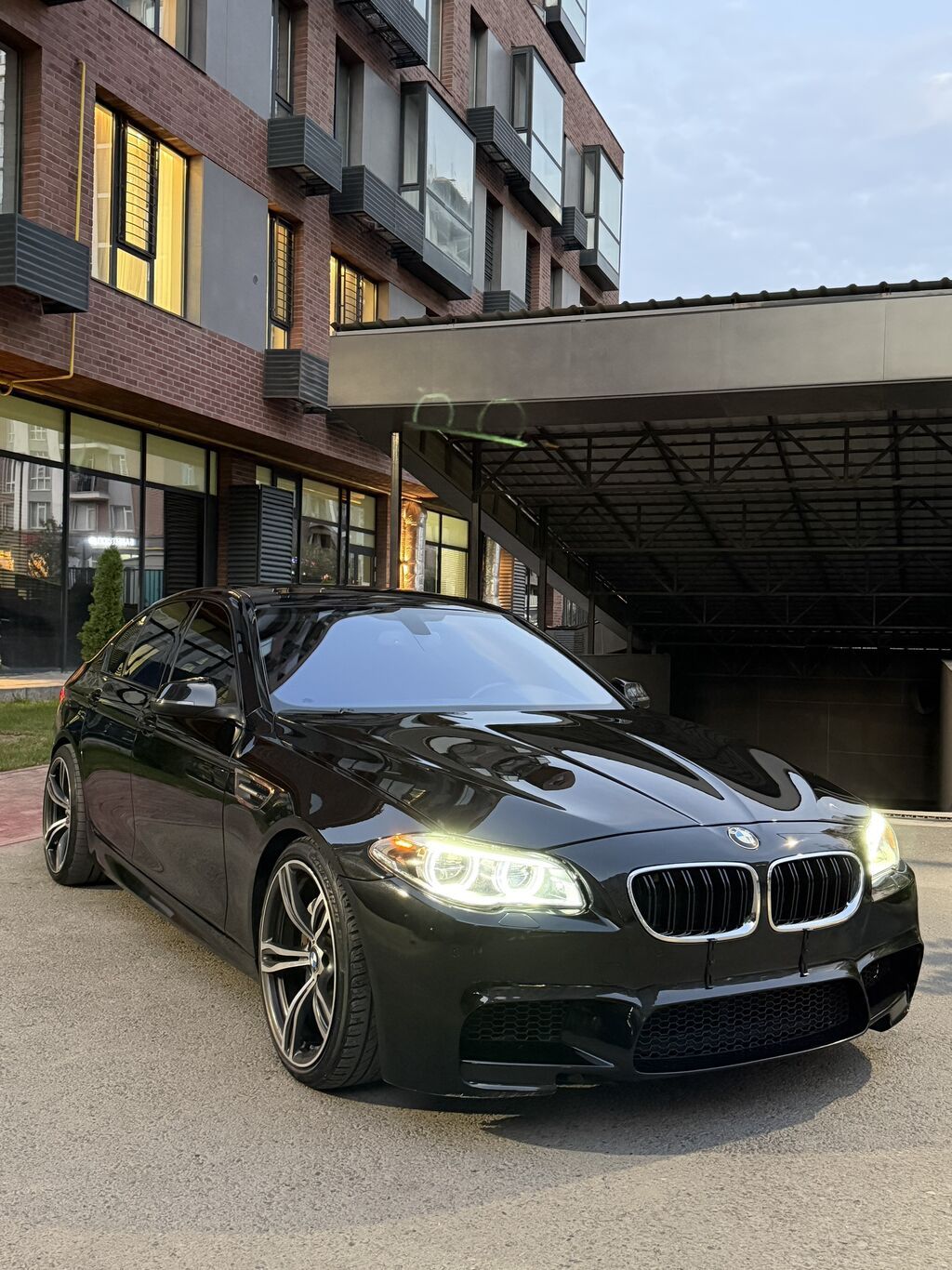 BMW 5 series: 2014 г., 3 л, Автомат, Бензин, Седан: фото 1