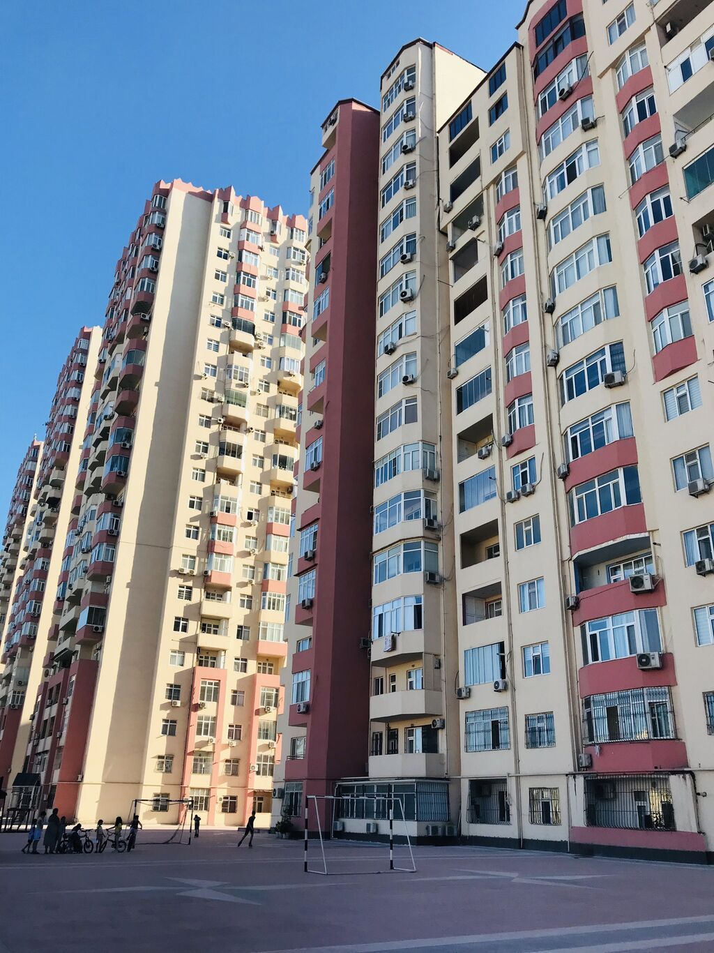 Yasamal, 5 otaqlı, Yeni tikili, m. İnşaatçılar, 250 kv. m