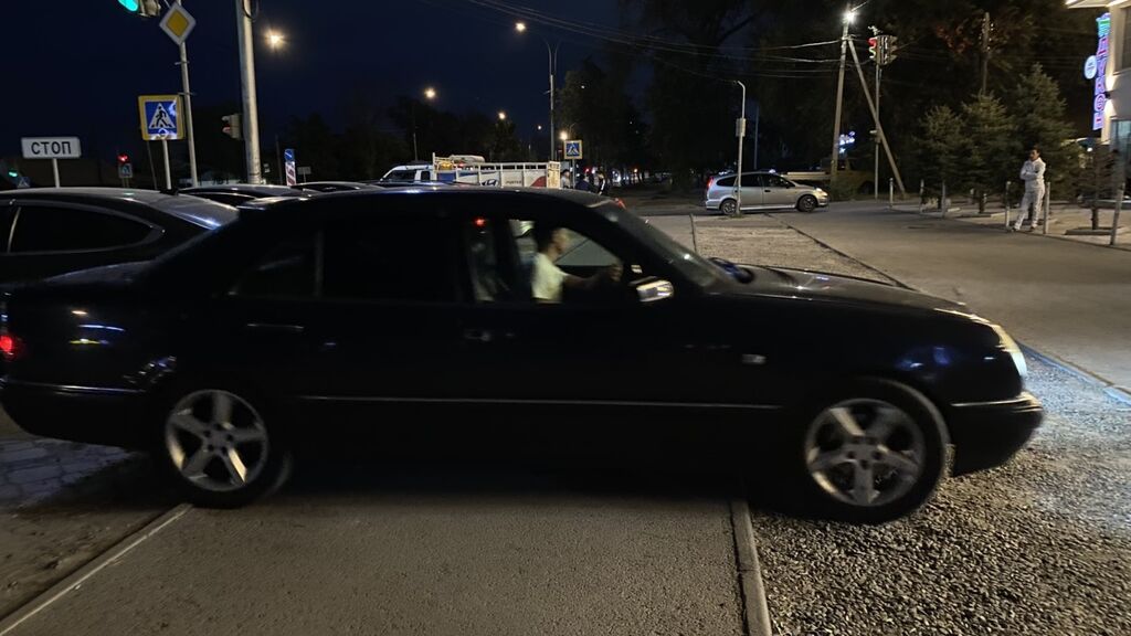 Mercedes-Benz E-Class: 1996 г., Седан: фото 5