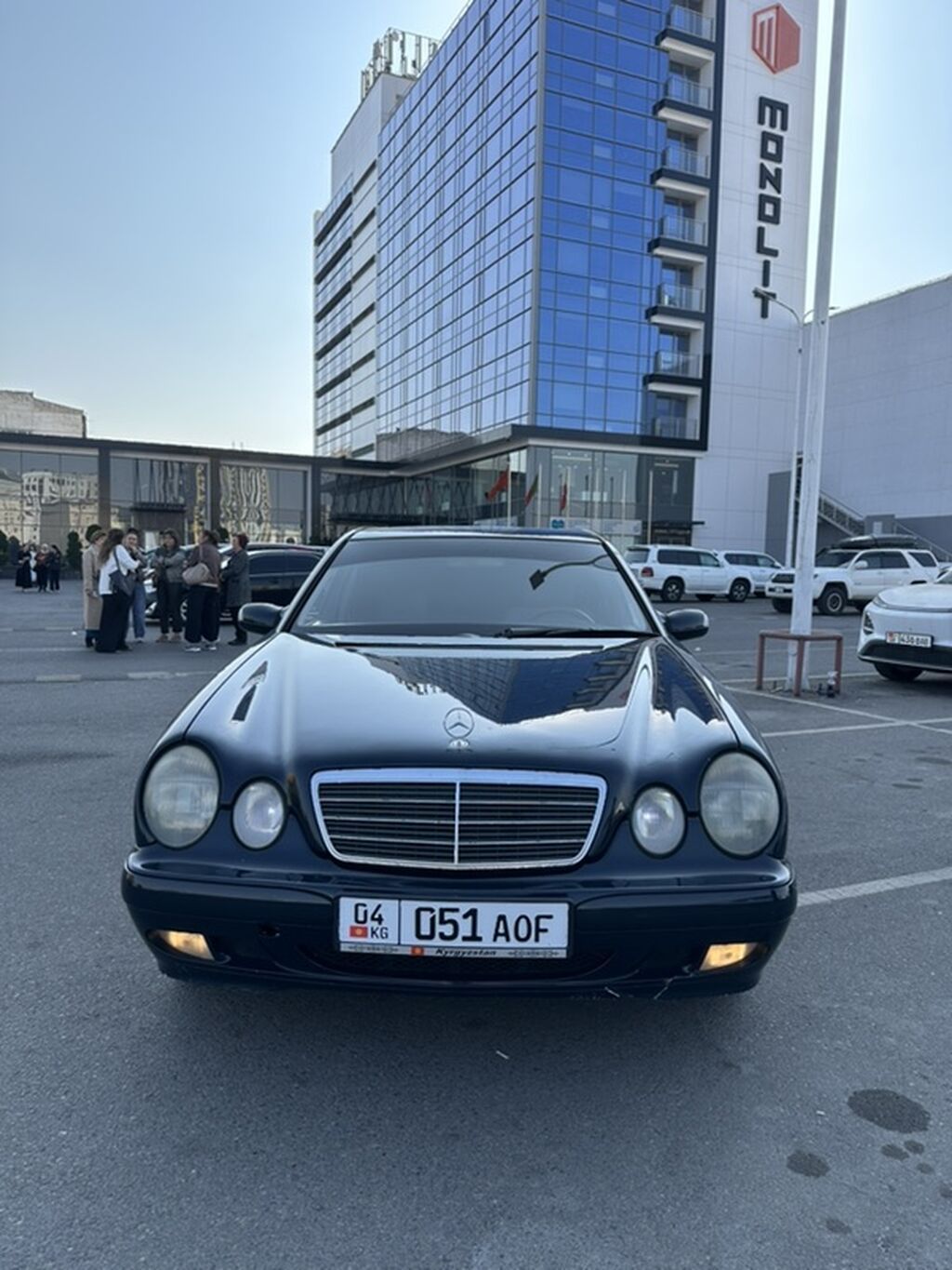 Mercedes-Benz E-Class: 2000 г., 2 л, Механика, Бензин, Седан: фото 1