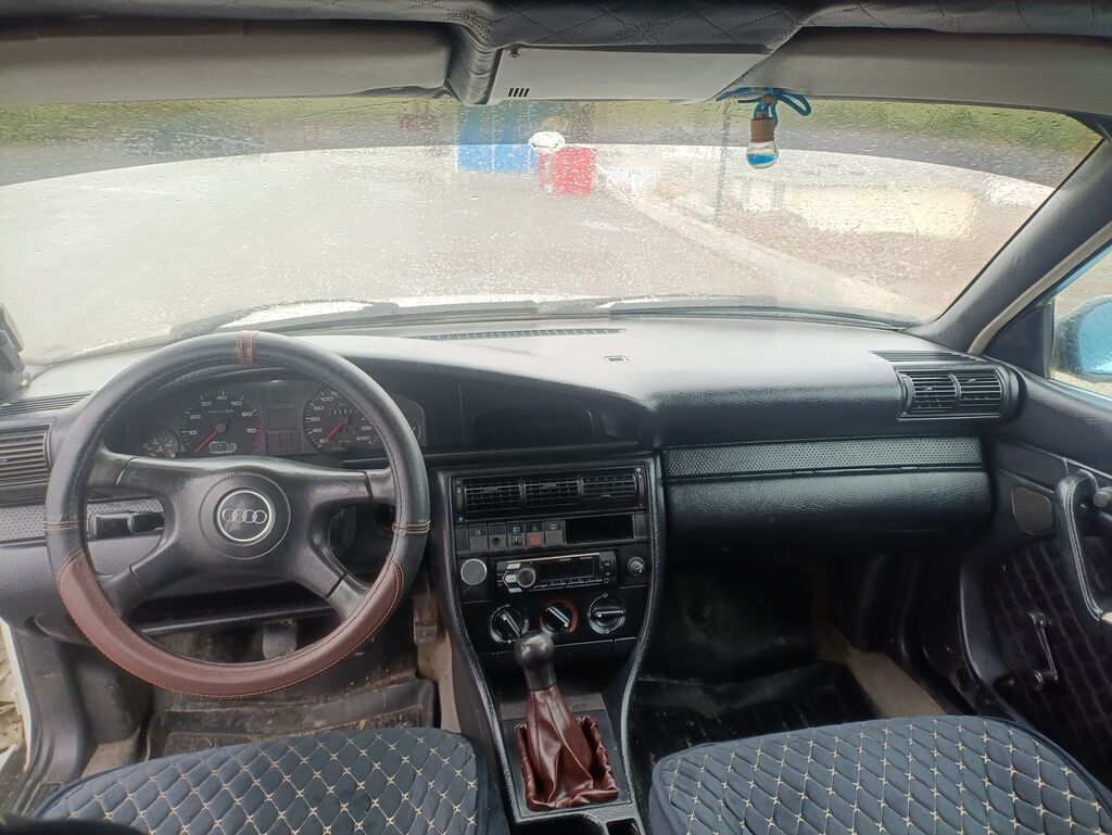 Audi 100: 1993 г., 2 л, Механика, Бензин, Универсал: фото 6
