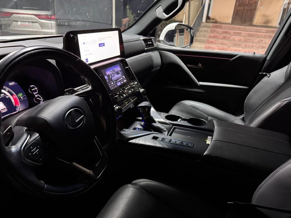 Lexus LX: 2022 г., 3.5 л, Внедорожник: фото 4