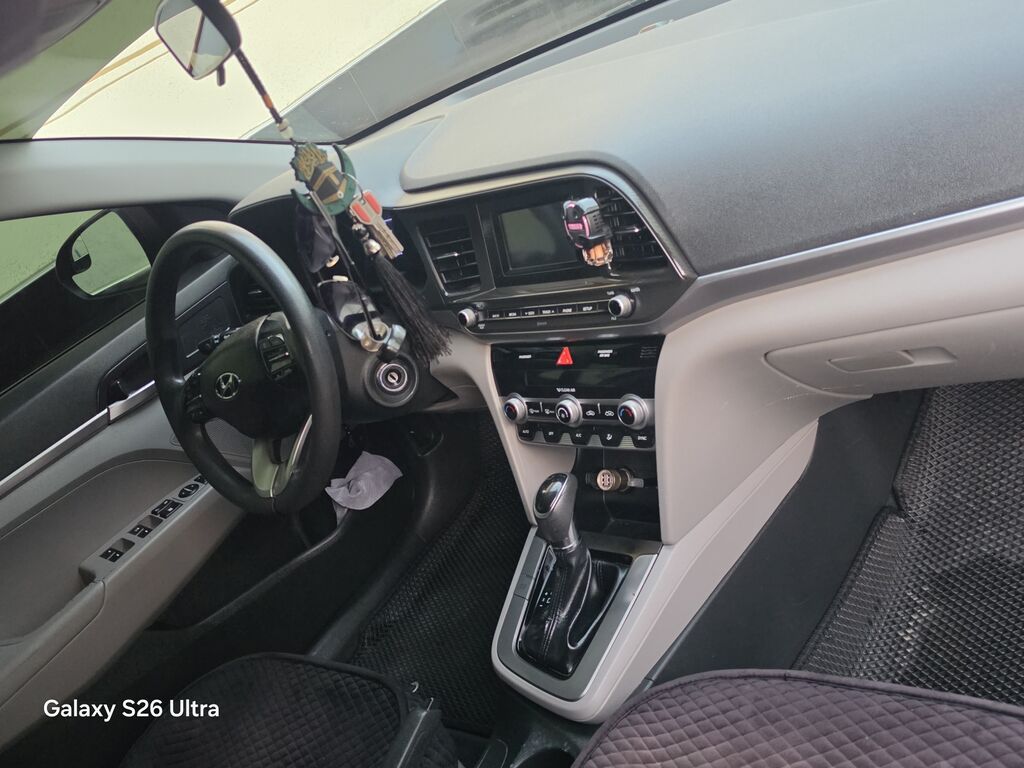 Hyundai Elantra: 2019 г., 0.2 л, Автомат, Бензин, Седан: фото 3