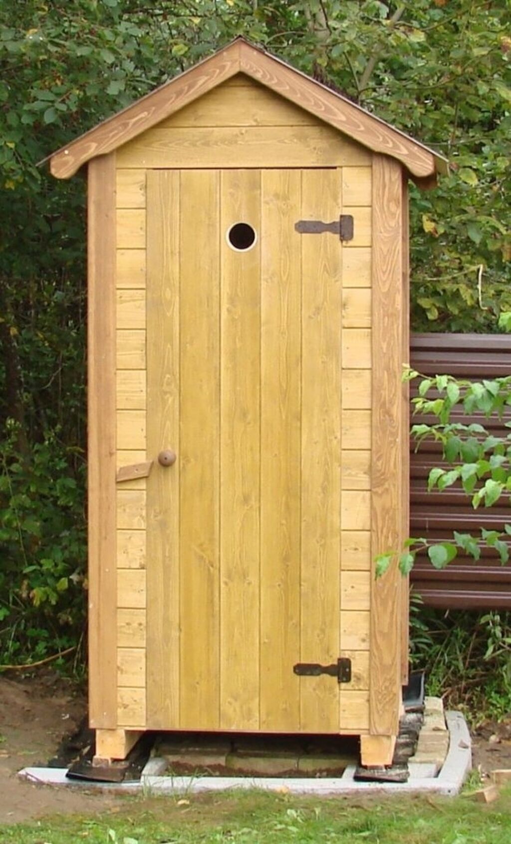 Туалет для дачи деревянный фото