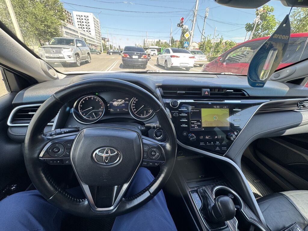 Toyota Camry: 2018 г., 2.5 л, Автомат, Бензин: фото 4