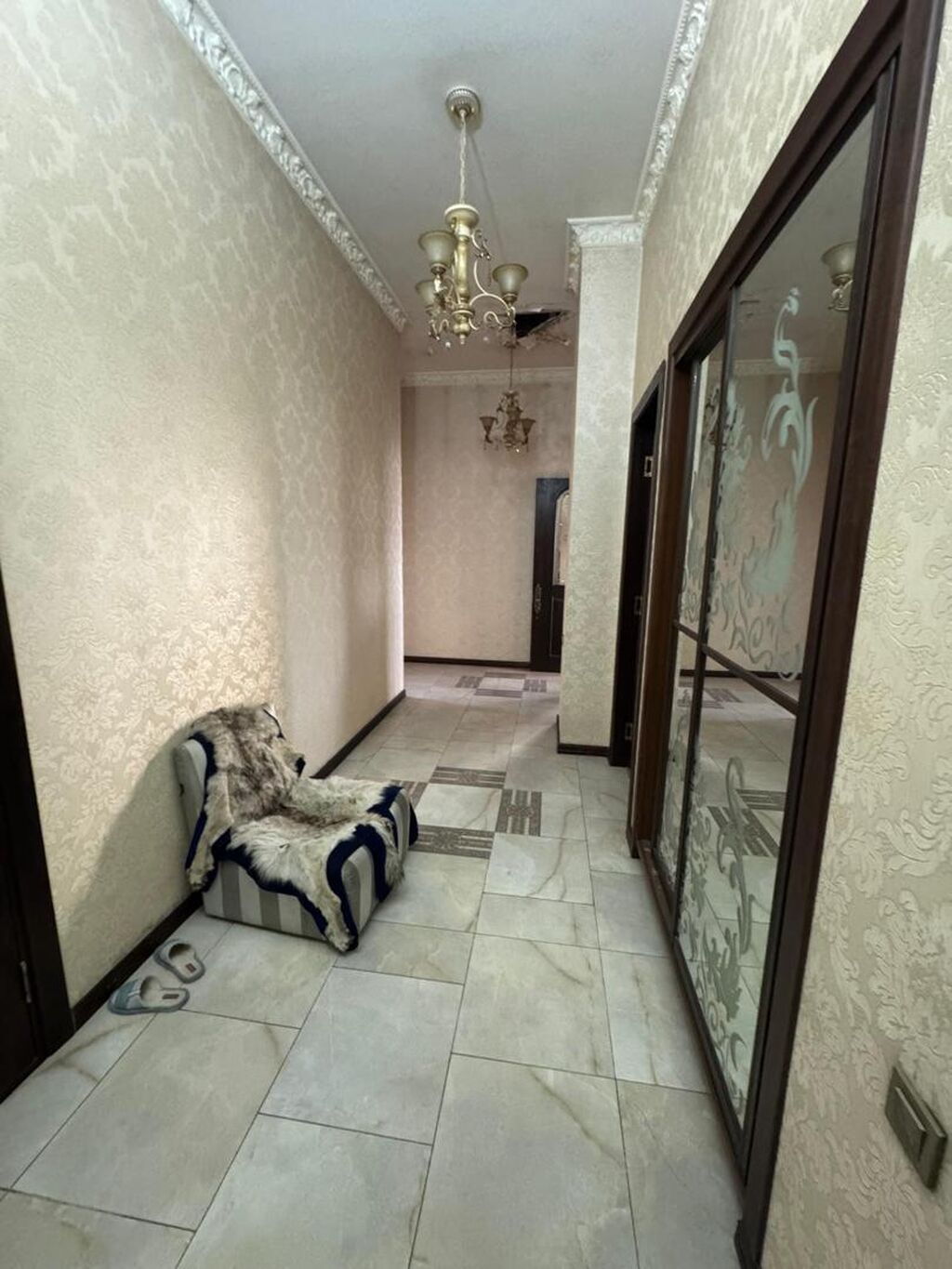4 комнаты, 188 м², Дордой Плаза ТРЦ Элитка, 14 этаж, Старый ремонт: фото 4