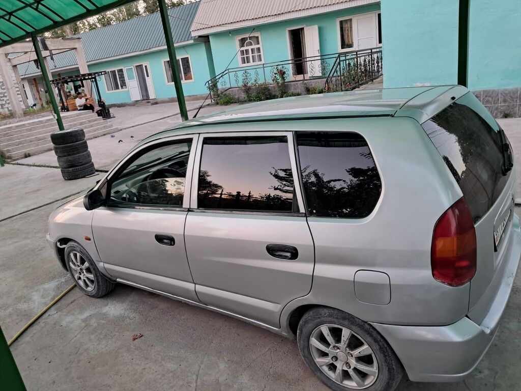Mitsubishi Space Star: 1999 г., 1.3 л, Механика, Бензин, Универсал: фото 3