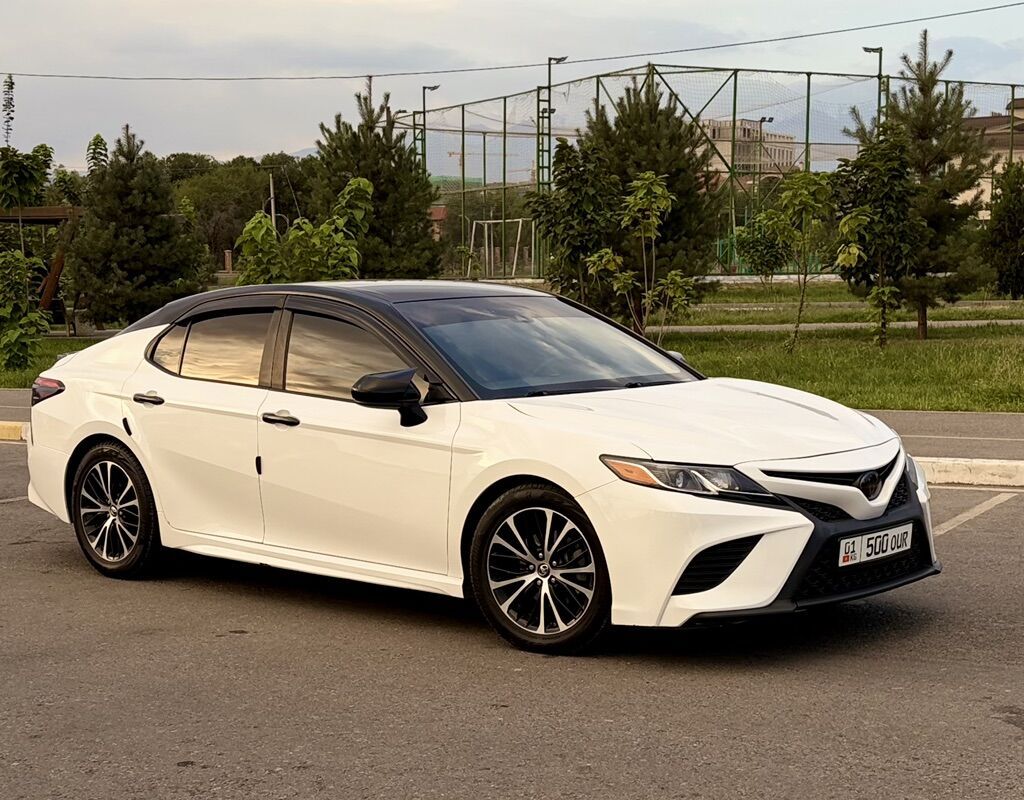 Toyota Camry: 2017 г., 2.5 л, Автомат, Бензин, Седан: фото 4