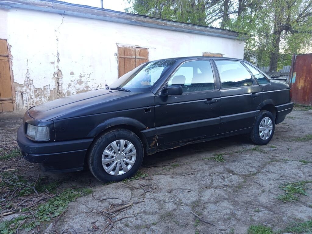 Volkswagen Passat: 1991 г., 1.8 л, Механика, Бензин, Седан — фото 4