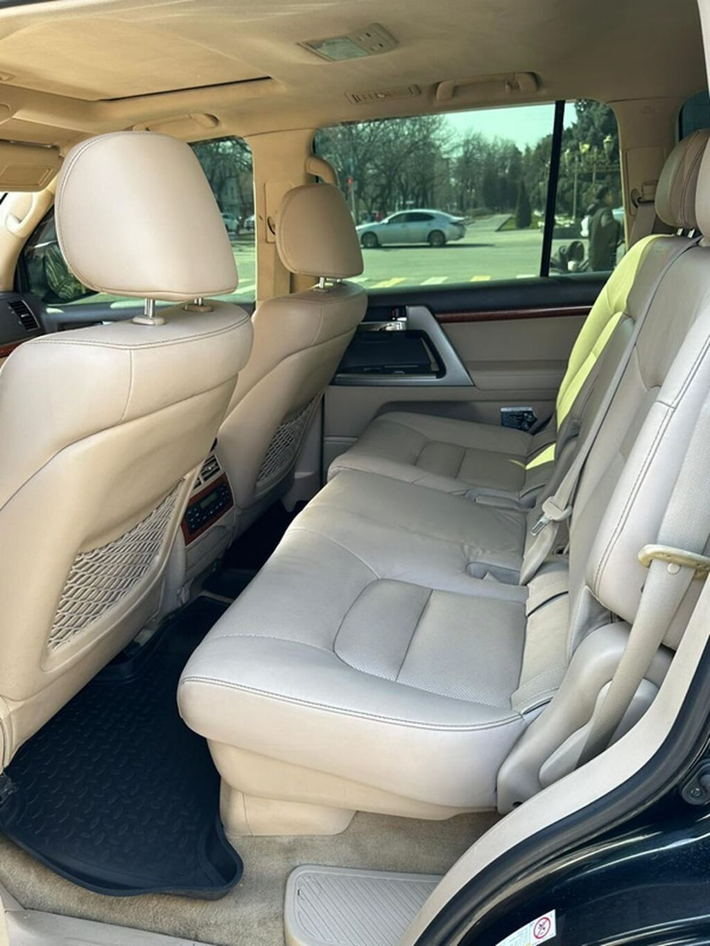 Срочно продаётся Toyota Land Cruiser 200, 2014 г., дизель 4.5: фото 8