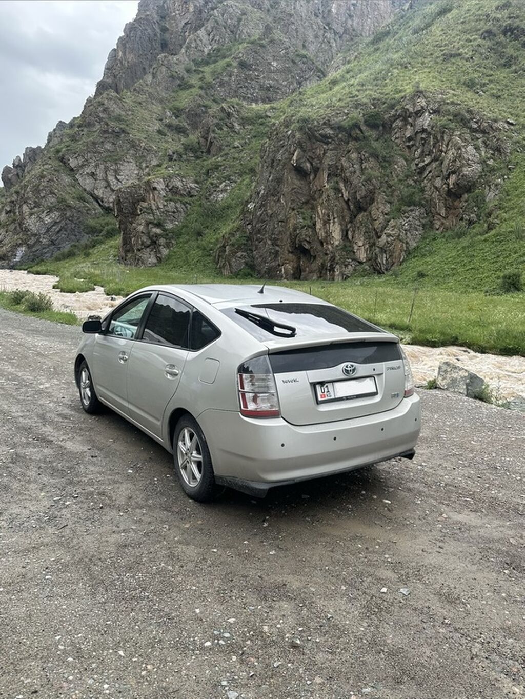 Toyota Prius: 2004 г., 1.5 л, Автомат, Гибрид, Хэтчбэк: фото 2