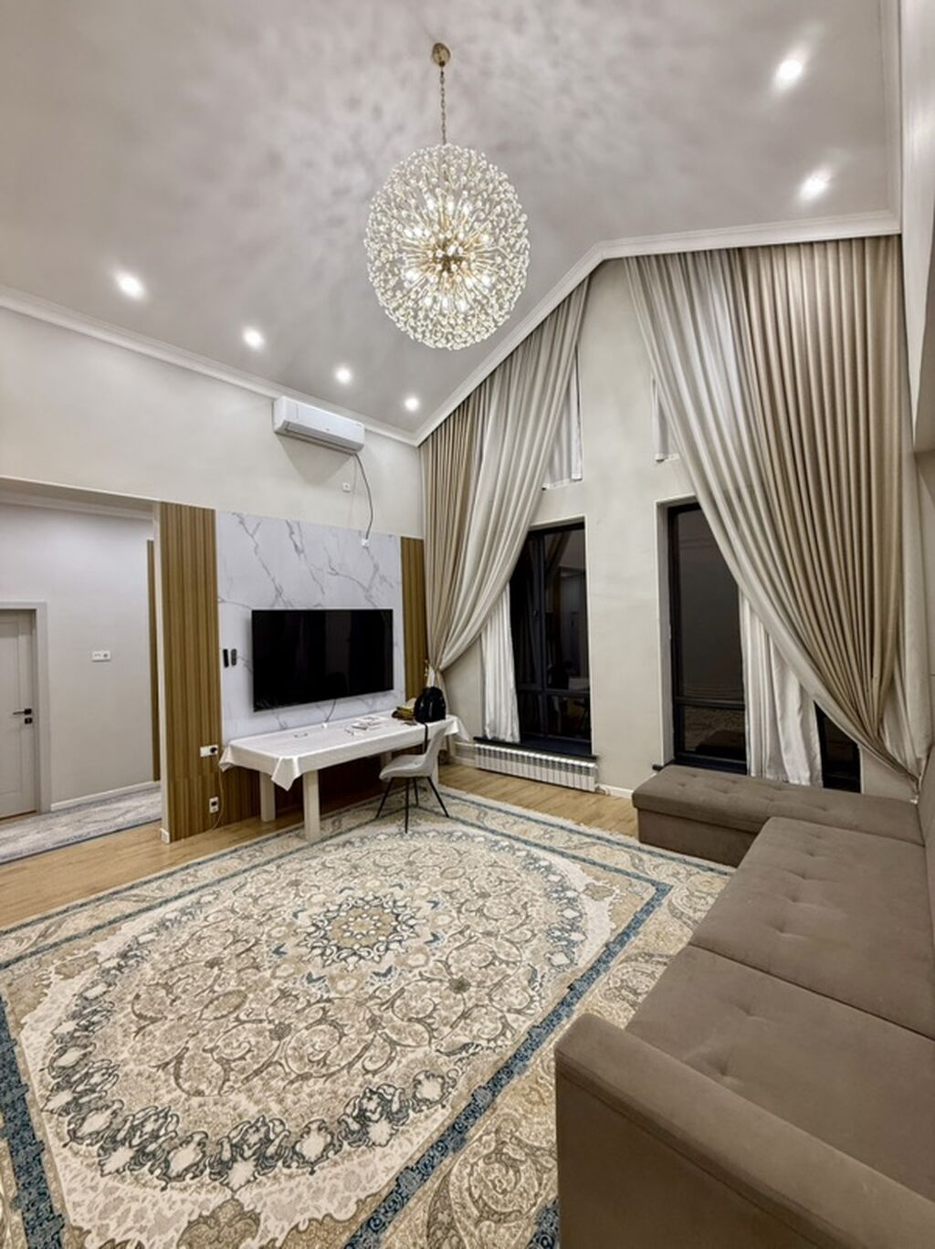 160 м², 4 комнаты, Семейным: фото 1