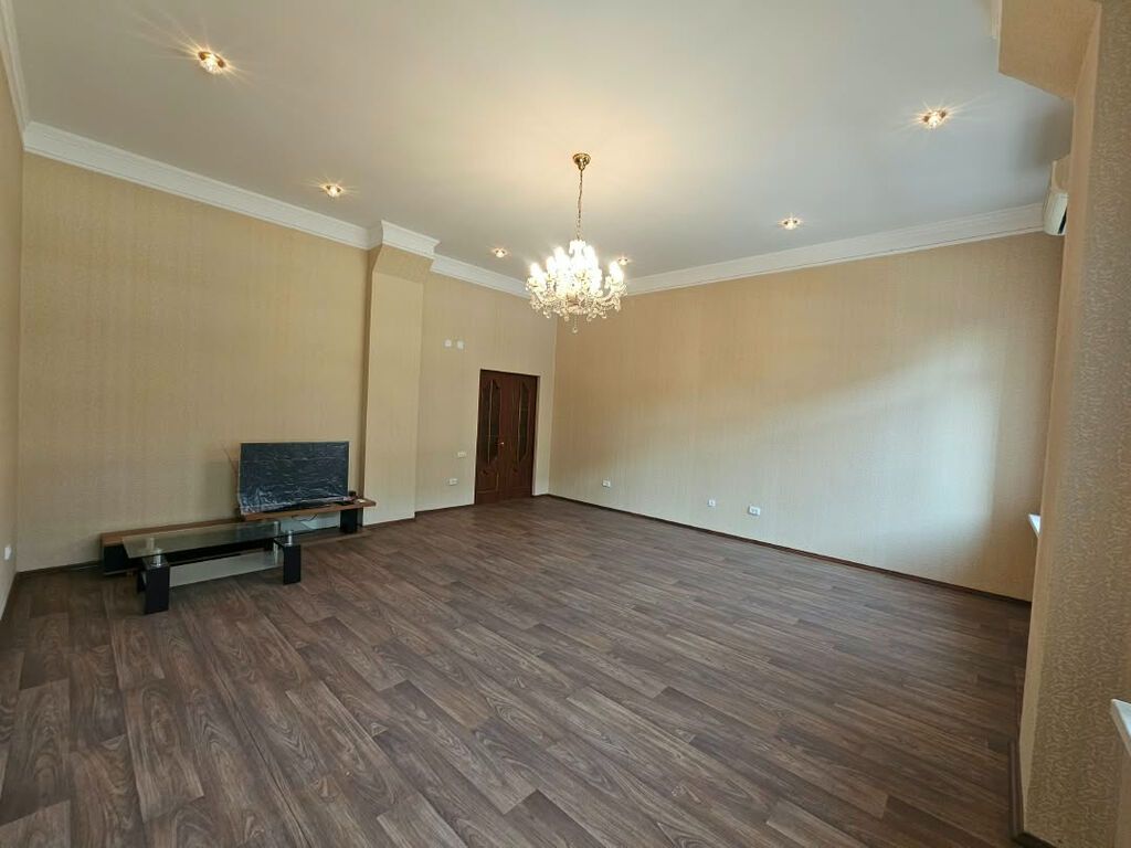 3 комнаты, 157 м², Площадь Победы Индивидуалка, 2 этаж, Старый ремонт: фото 6