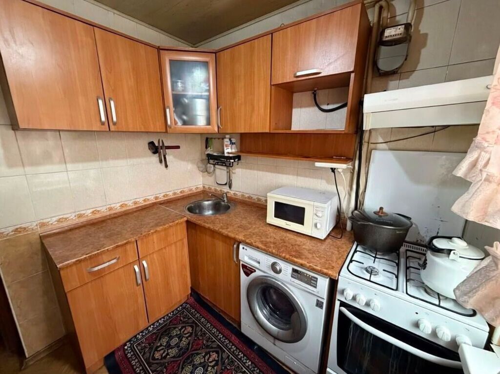 3 комнаты, 58 м², 4 мкр 104 серия, 2 этаж, Косметический ремонт: фото 1