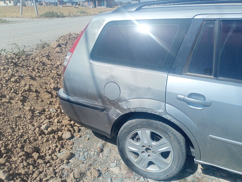 Ford Mondeo: 2003 г., 2 л, Механика, Дизель, Универсал: фото 4