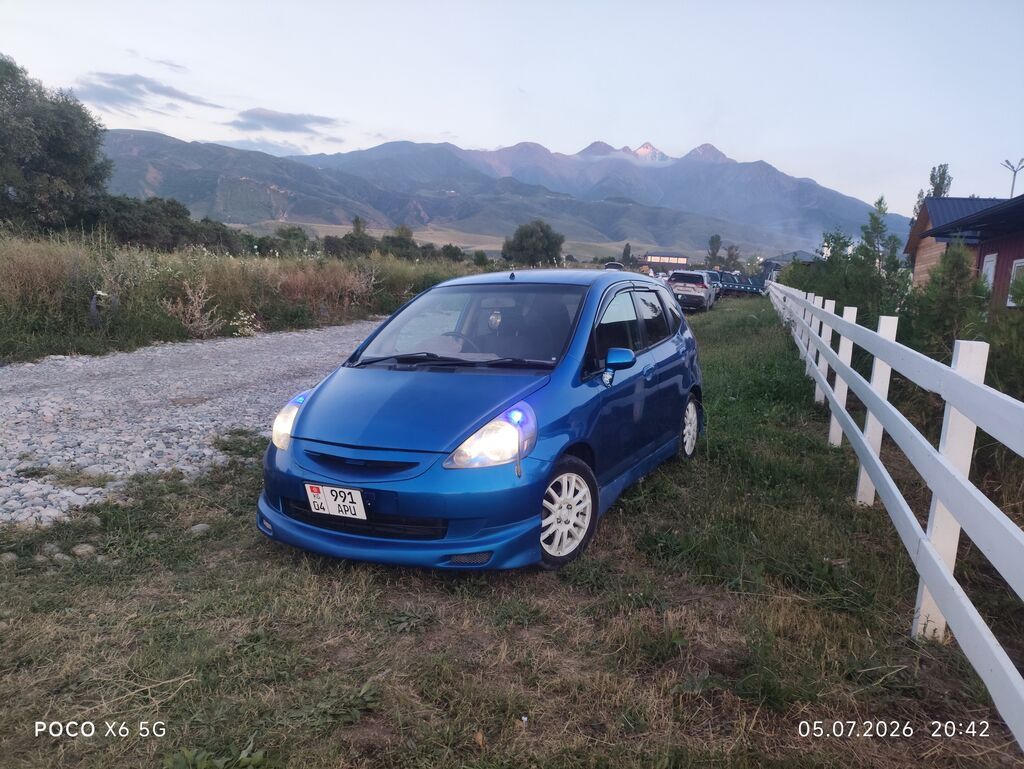 Honda Fit: 2003 г., 1.5 л, Вариатор, Бензин, Хэтчбэк: фото 2
