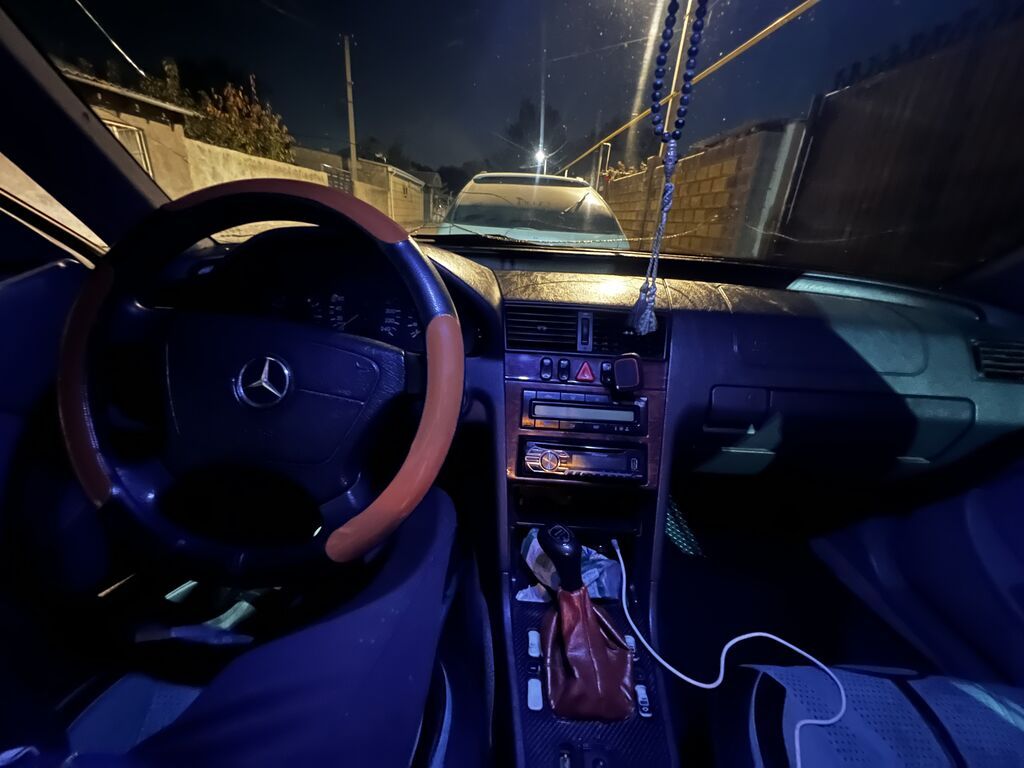 Mercedes-Benz C-Class: 1999 г., 2 л, Механика, Бензин, Седан: фото 5