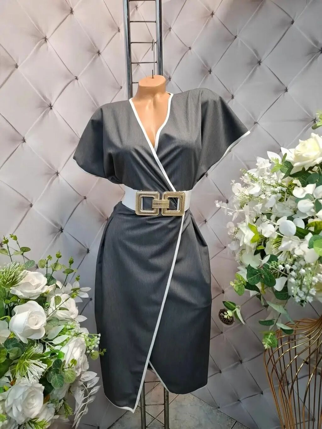Haljine: Elegantna midi haljina na preklop - Kroj: wrap/preklop, V-izrez