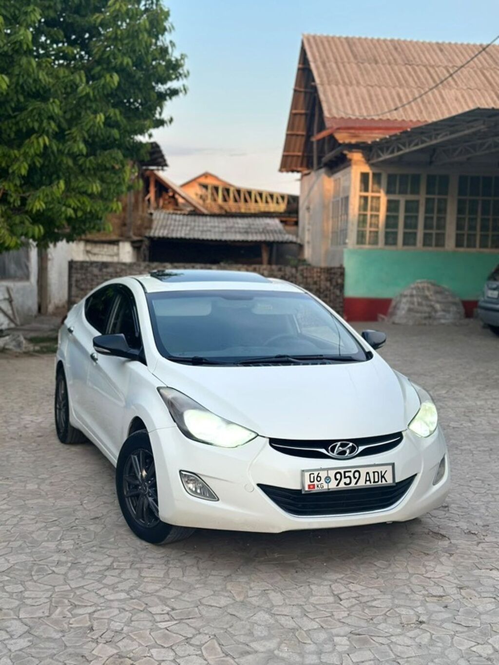 Hyundai Avante: 2012 г., 1.6 л, Автомат, Бензин, Седан: фото 8