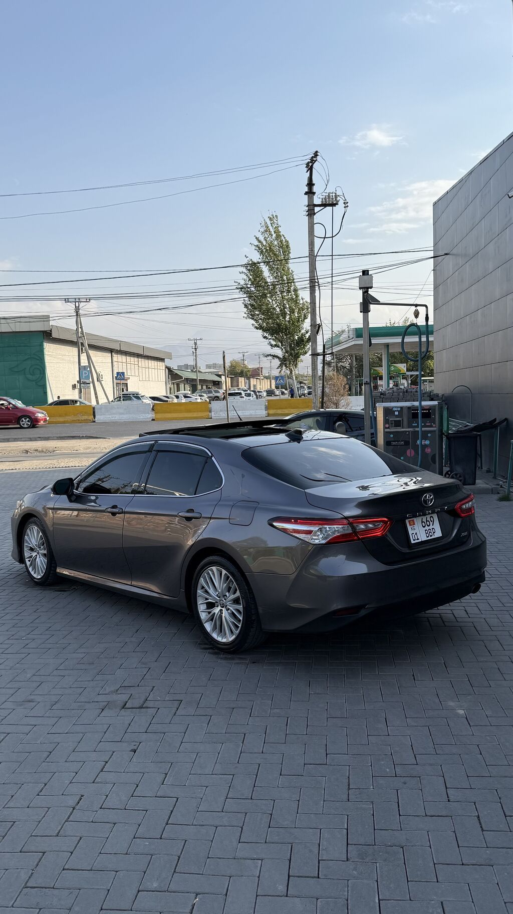 Toyota Camry: 2020 г., 2.5 л, Автомат, Бензин, Седан: фото 4
