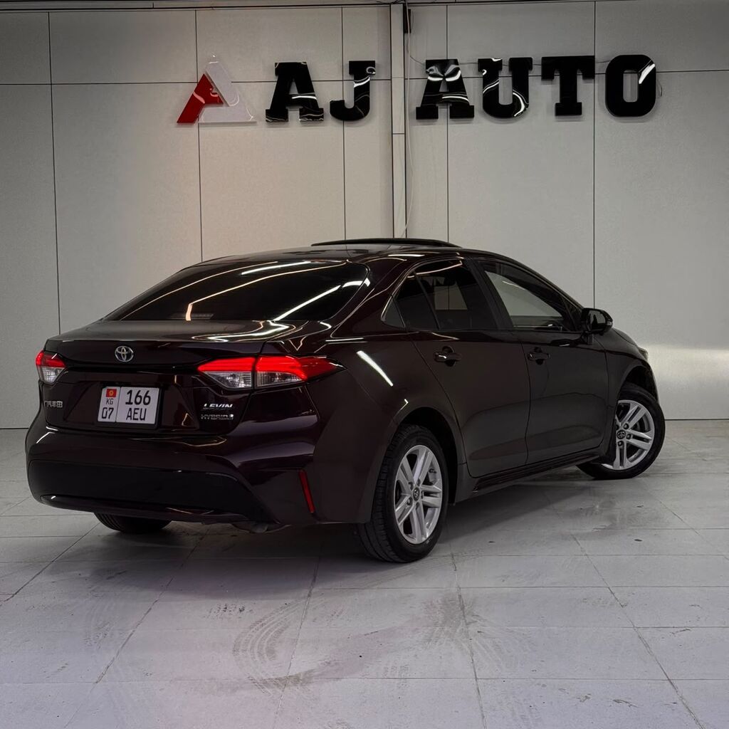 Toyota Levin: 2020 г., Гибрид, Седан: фото 3