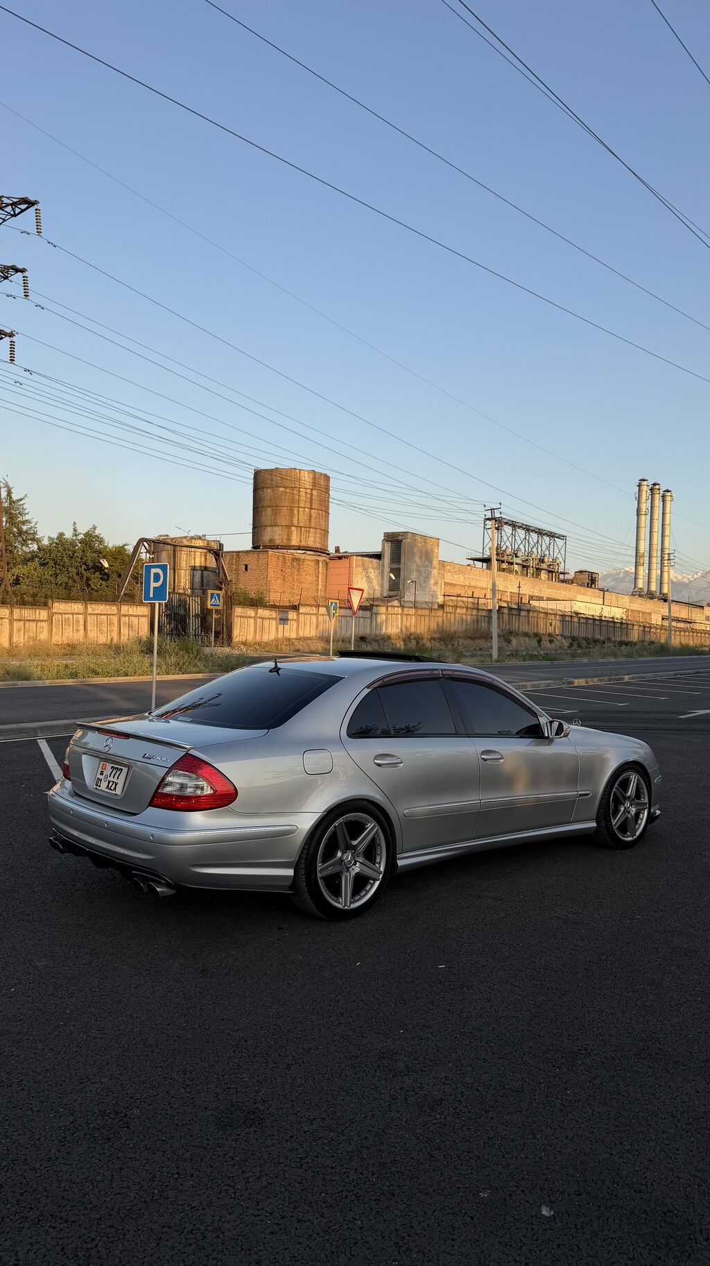Mercedes-Benz E-Class: 2003 г., 5 л, Автомат, Бензин, Седан: фото 4