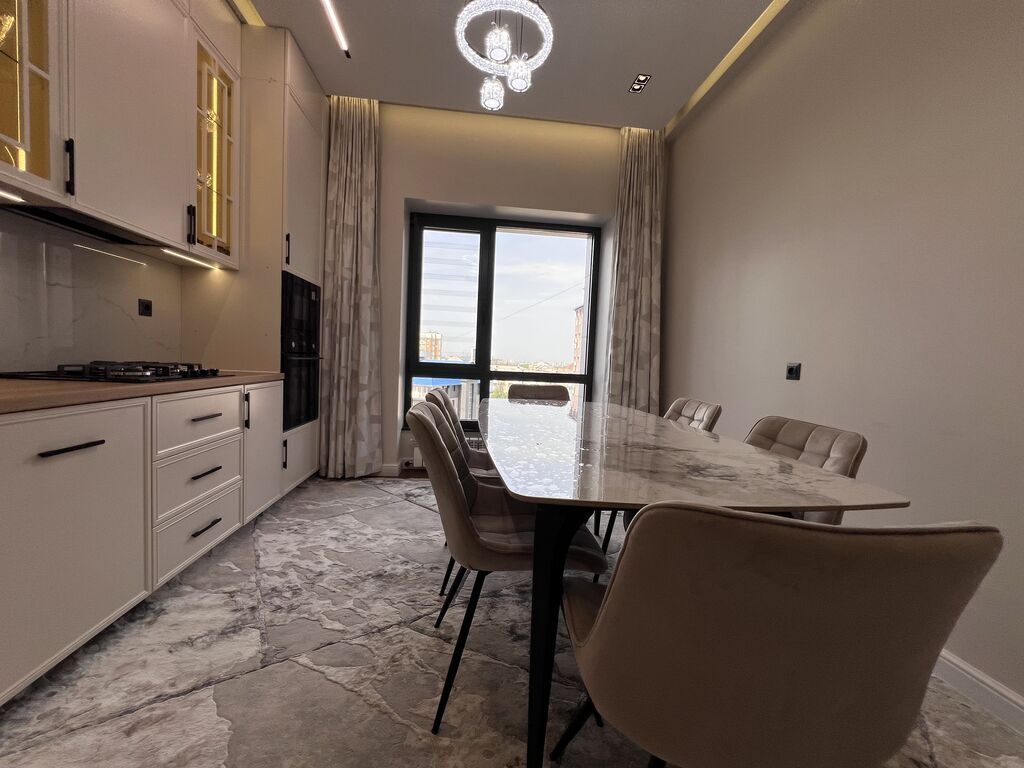 2 комнаты, 79 м², Элитка, 7 этаж, Евроремонт — фото 2
