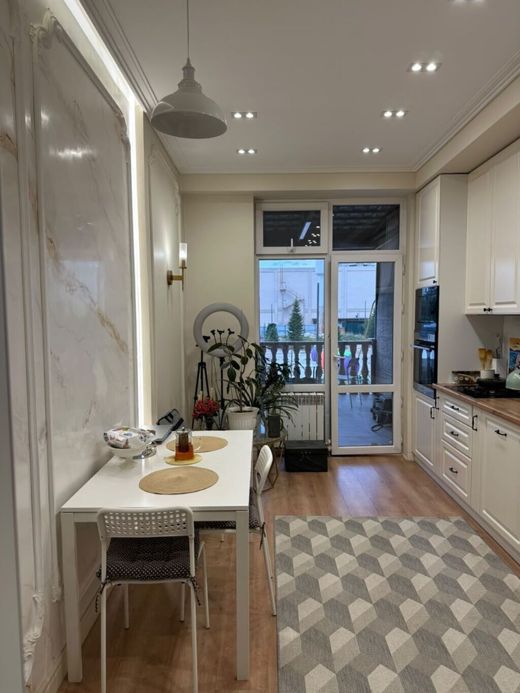 2 комнаты, 65 м², Элитка, 2 этаж, Евроремонт: фото 2