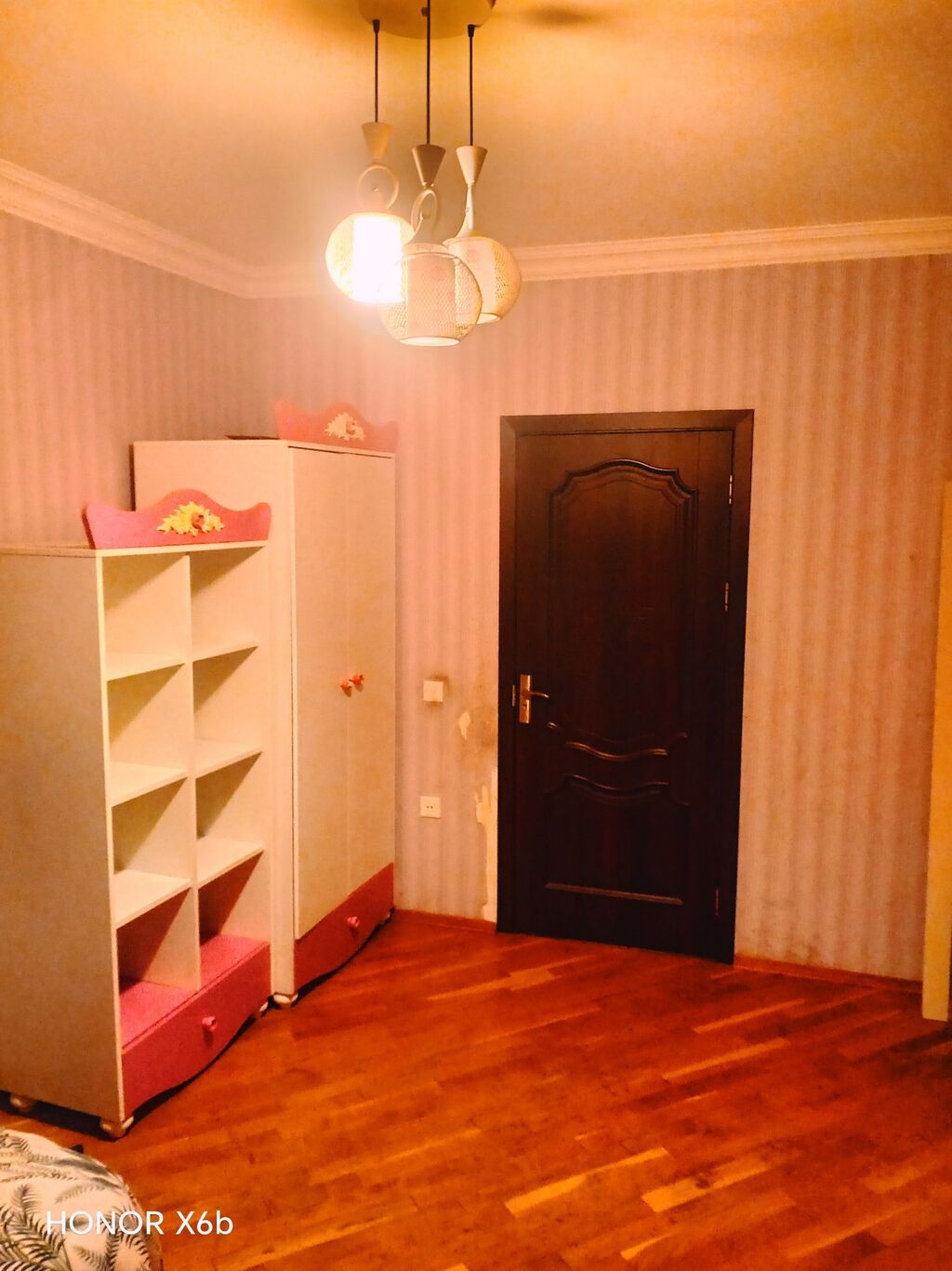 Bakı, Köhnə Günəşli, 3 otaqlı, Köhnə tikili, m. Həzi Aslanov, 75 kv. m