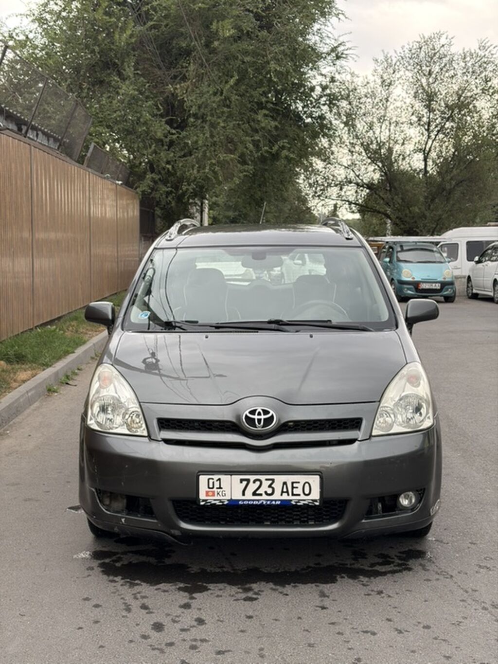 Toyota Corolla Verso: 2004 г., 1.8 л, Механика, Бензин, Минивэн — фото 7