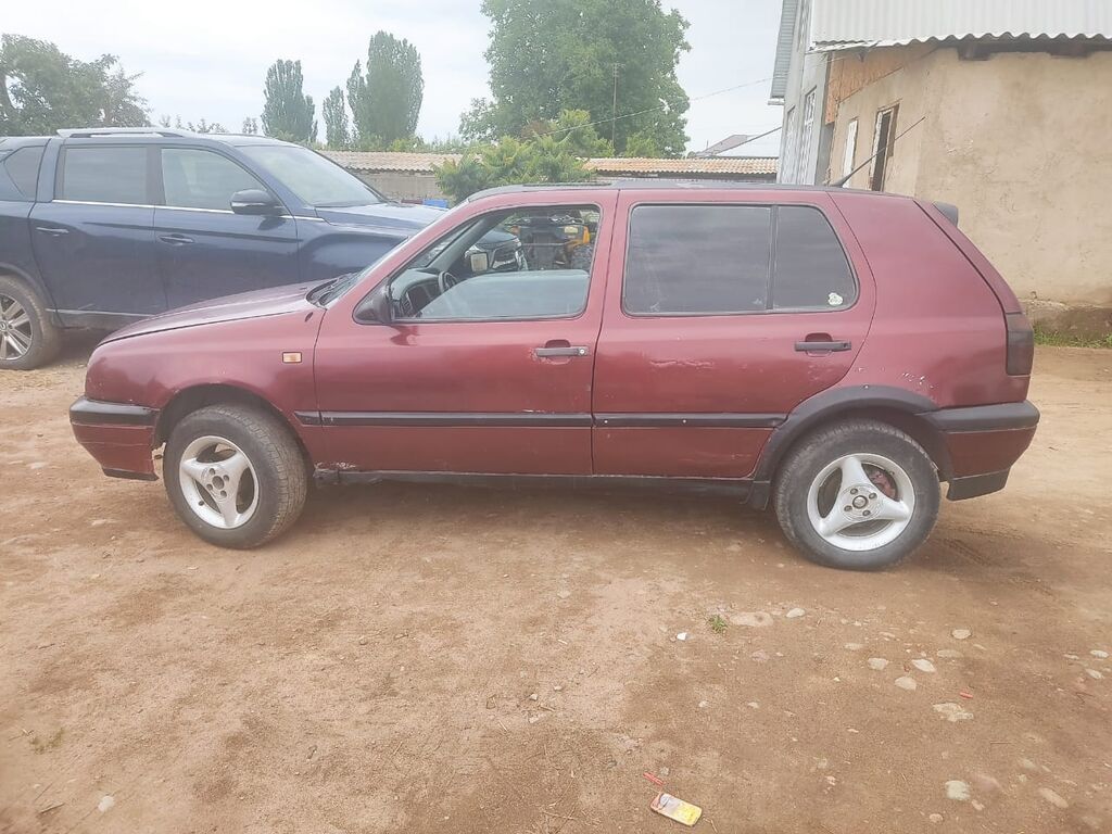 Volkswagen Golf: 1991 г., 1.8 л, Механика, Бензин, Хэтчбэк: фото 3