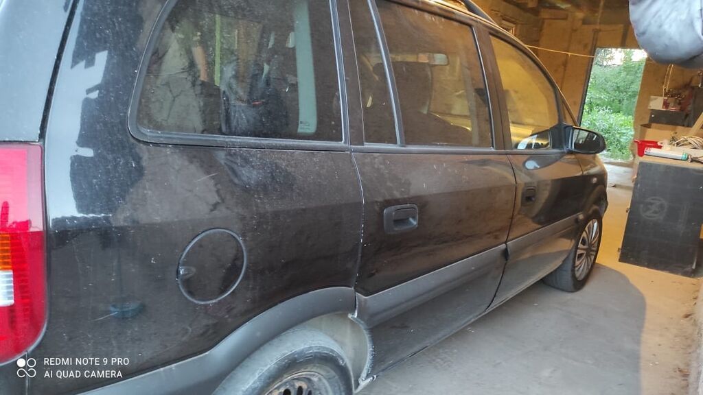 Opel Zafira: 2002 г., 1.8 л, Механика, Бензин, Минивэн — фото 7