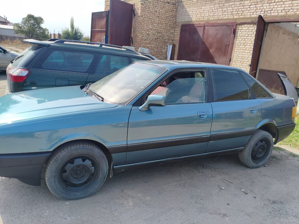 Audi 80: 1990 г., 1.8 л, Механика, Седан: фото 2