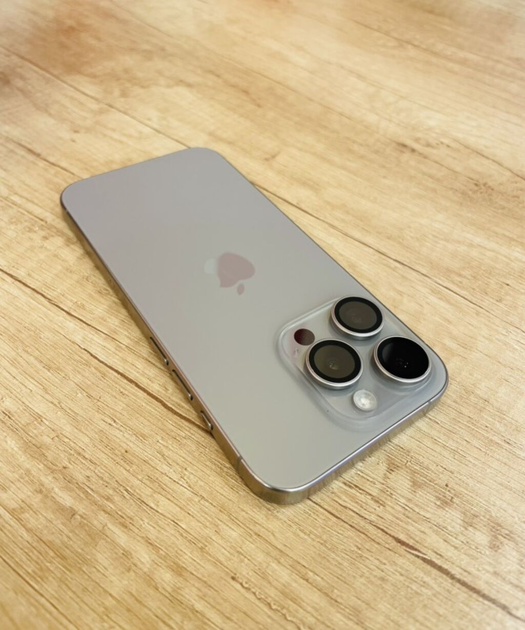 IPhone 15 Pro, Б/у, 256 ГБ, Natural Titanium, Кабель, 85 %: фото 1