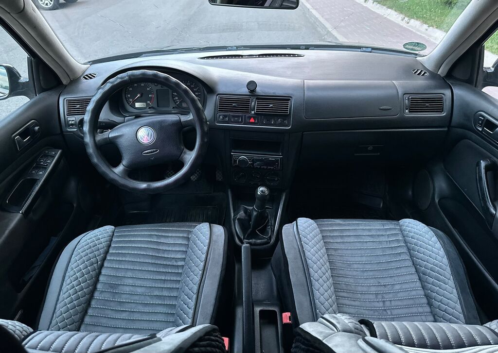 Volkswagen Golf: 2002 г., 1.4 л, Механика, Бензин, Хэтчбэк: фото 6