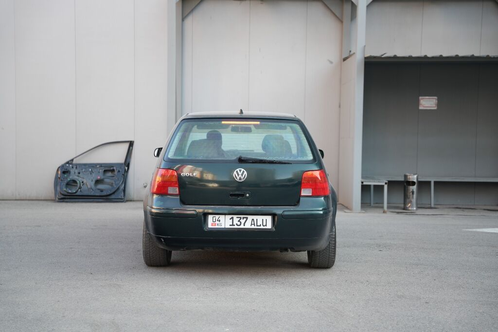Volkswagen Golf: 2000 г., 2 л, Механика, Бензин, Хэтчбэк: фото 8
