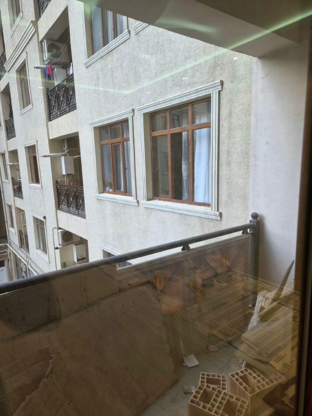 5 otaqlı, Yeni tikili, 215 kv. m
