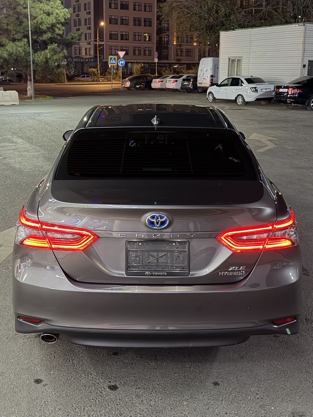 Toyota Camry Hybrid 2021, 2.5 л, автомат: фото 3