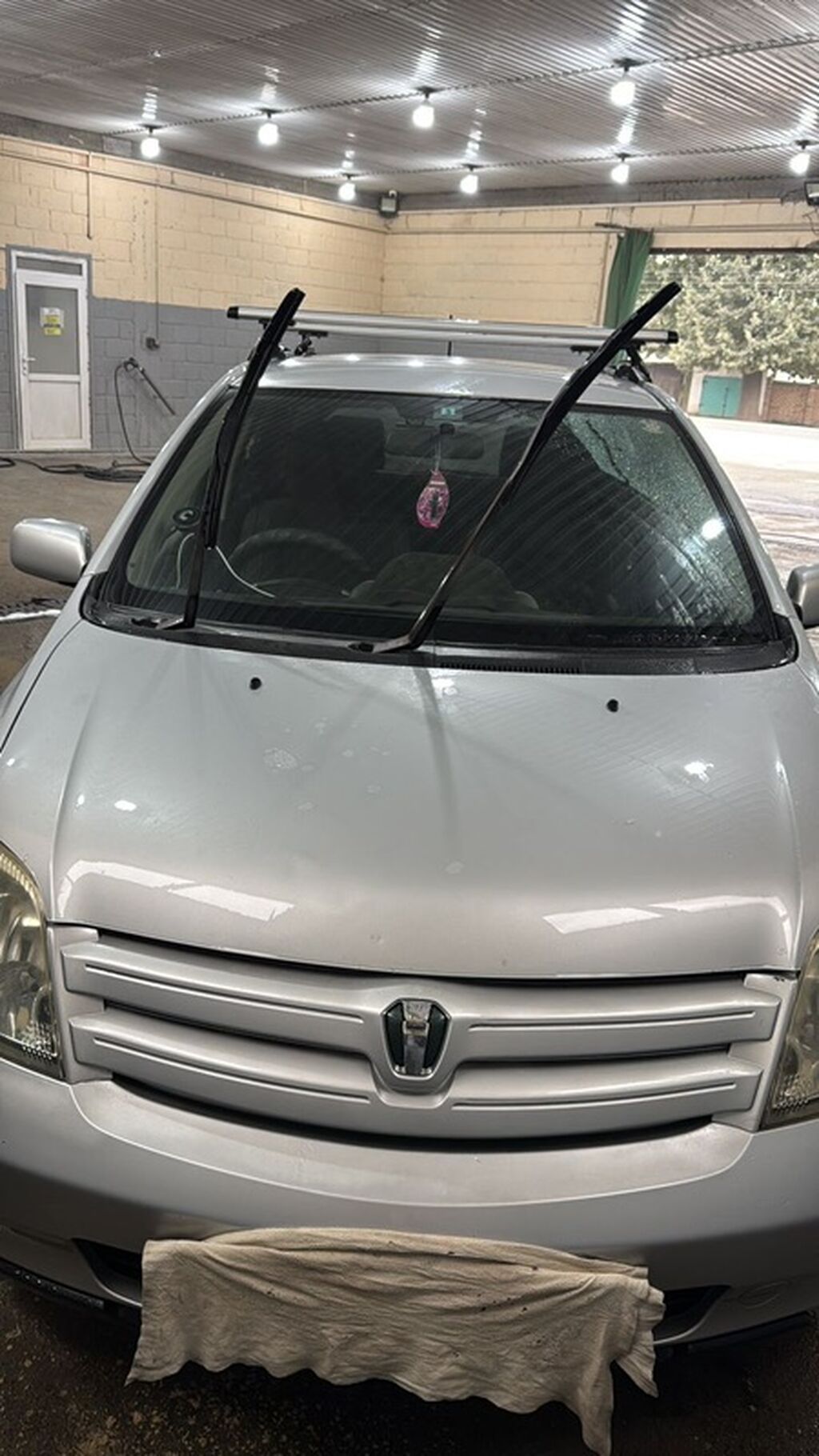 Toyota Ist: 2003 г., 1.3 л, Бензин, Универсал: фото 1