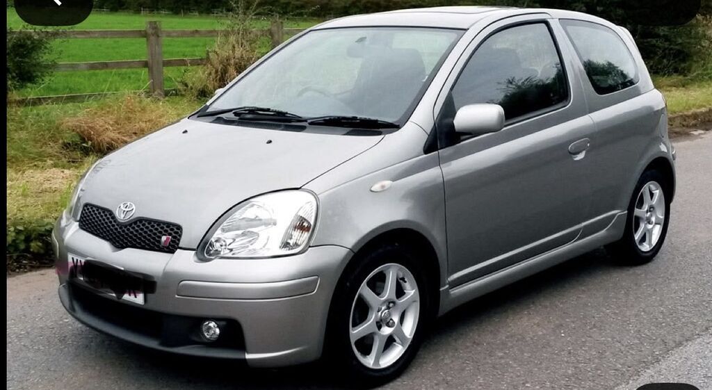Toyota Vitz: 2003 г., 0.1 л, Автомат, Бензин, Хэтчбэк: фото 3