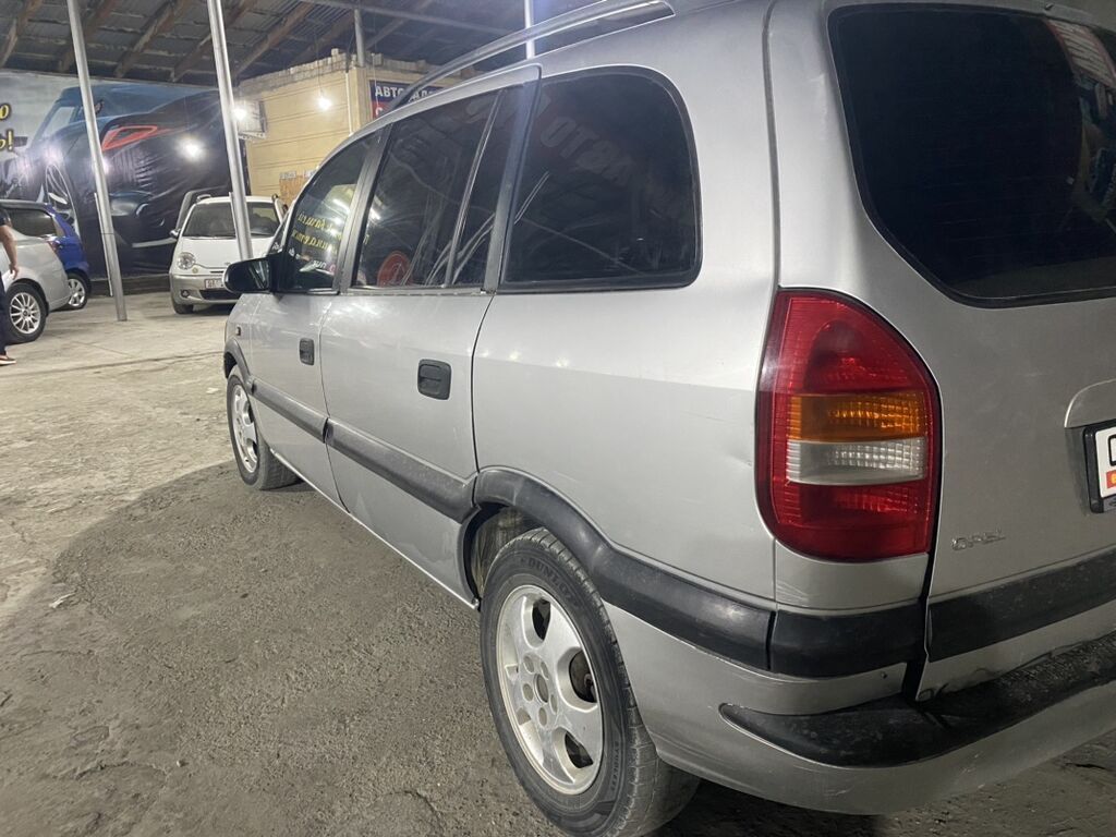 Opel Zafira: 2002 г., 1.6 л, Бензин, Минивэн: фото 1