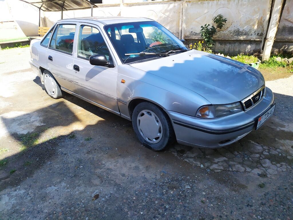 Daewoo Nexia: 2003 г., 1.5 л, Механика, Бензин, Седан: фото 2