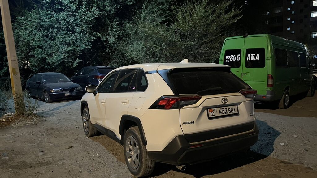 Toyota RAV4: 2022 г., 2.5 л, Автомат, Бензин, Кроссовер: фото 5